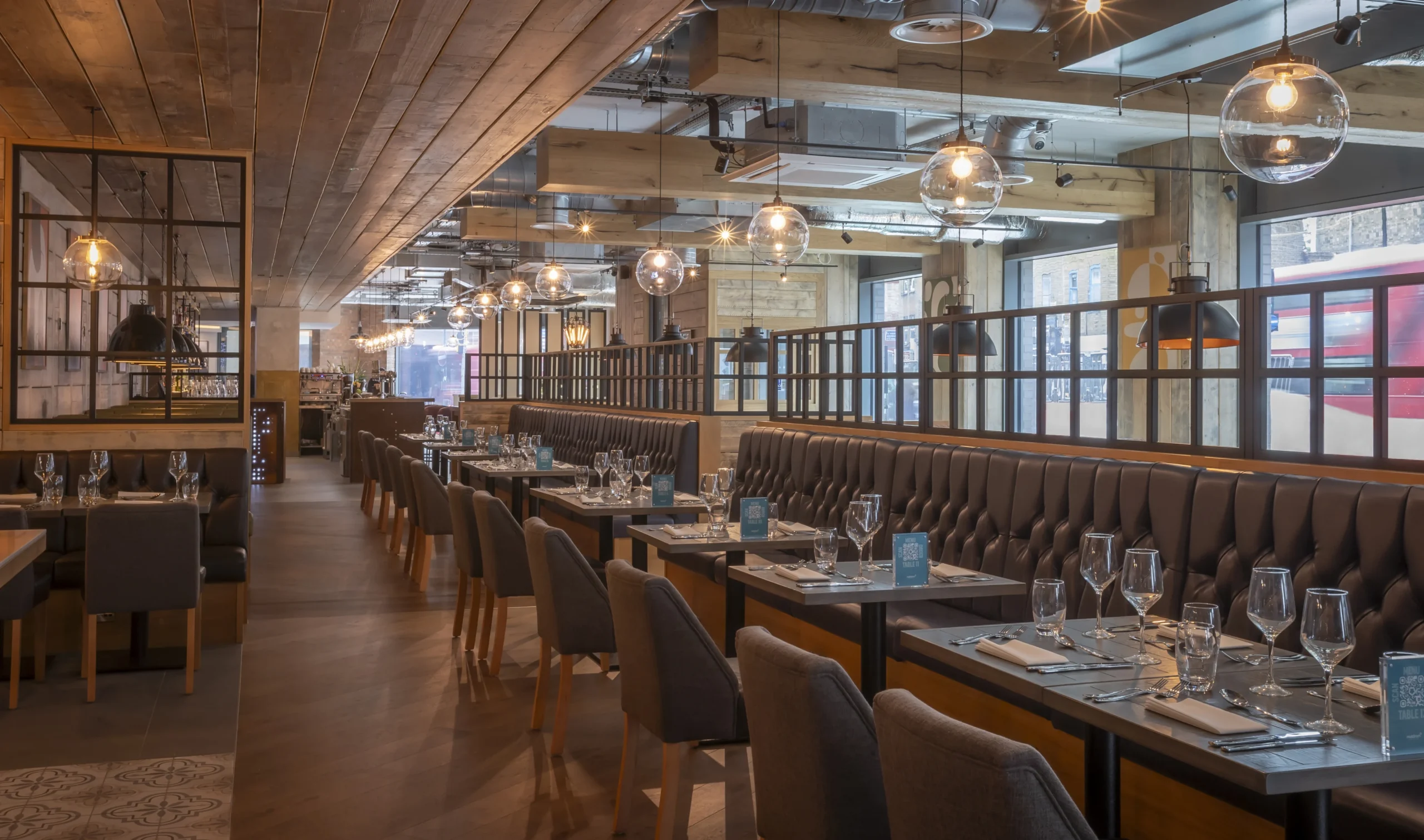 Restaurant-33_xn2exg_j0mk8k-scaled